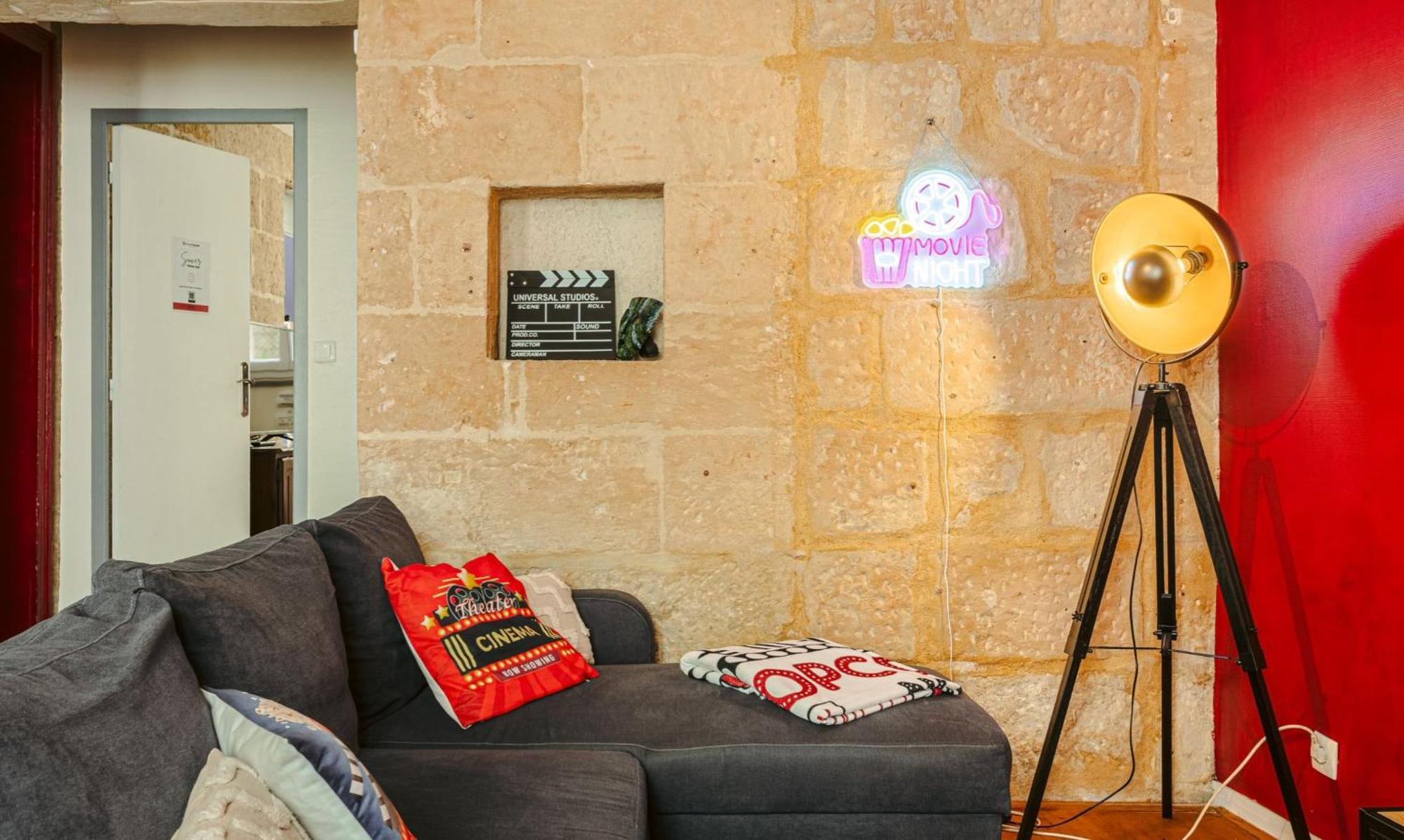 Olympia - Terrasse - Parking Gratuit - Centre Ville - Rez De Chaussee - Fibre Tv 4K Saintes Dış mekan fotoğraf